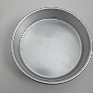 Wilton Round 8" Baking Pan